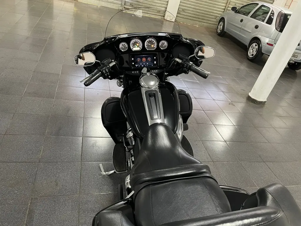 HARLEY DAVIDSON Electra Glide Ultra Limited - Foto