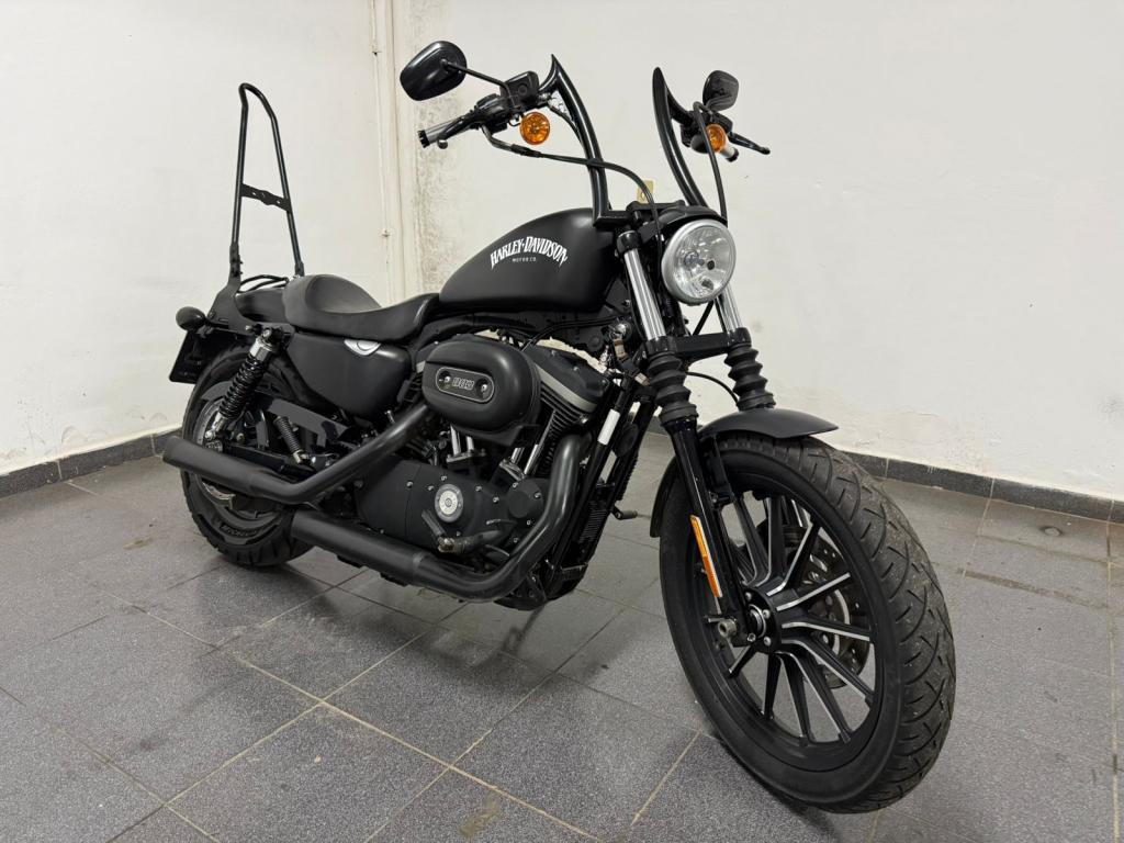 HARLEY DAVIDSON Sportster XL 883 - Foto