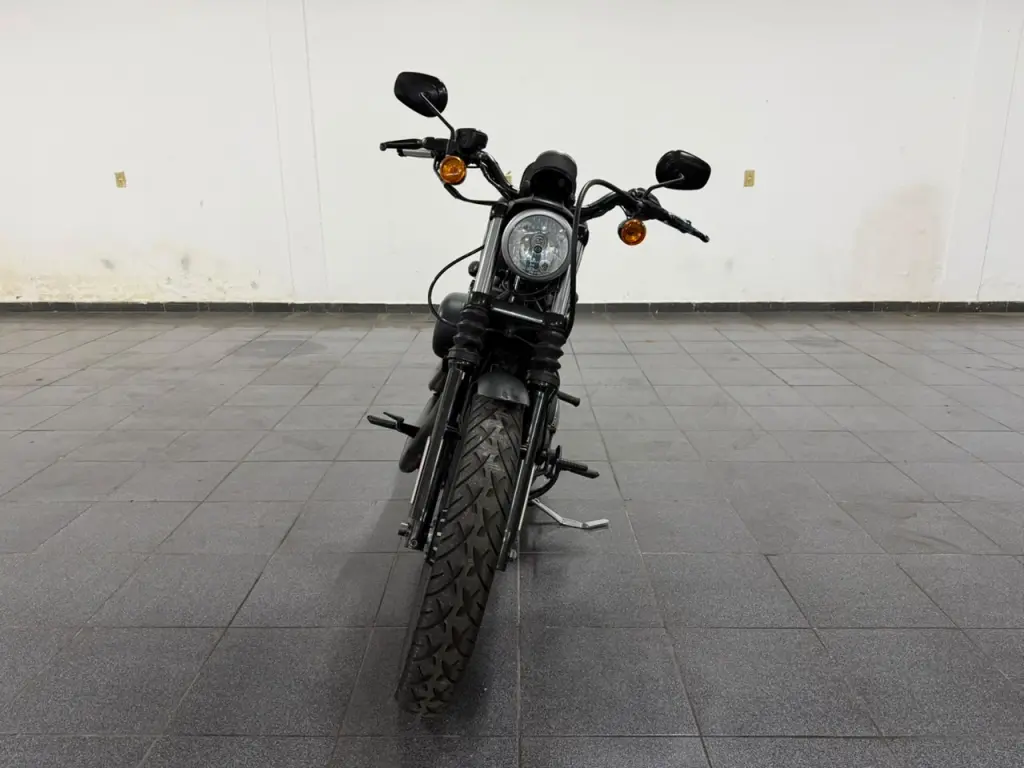 HARLEY DAVIDSON Sportster XL 883 - Foto