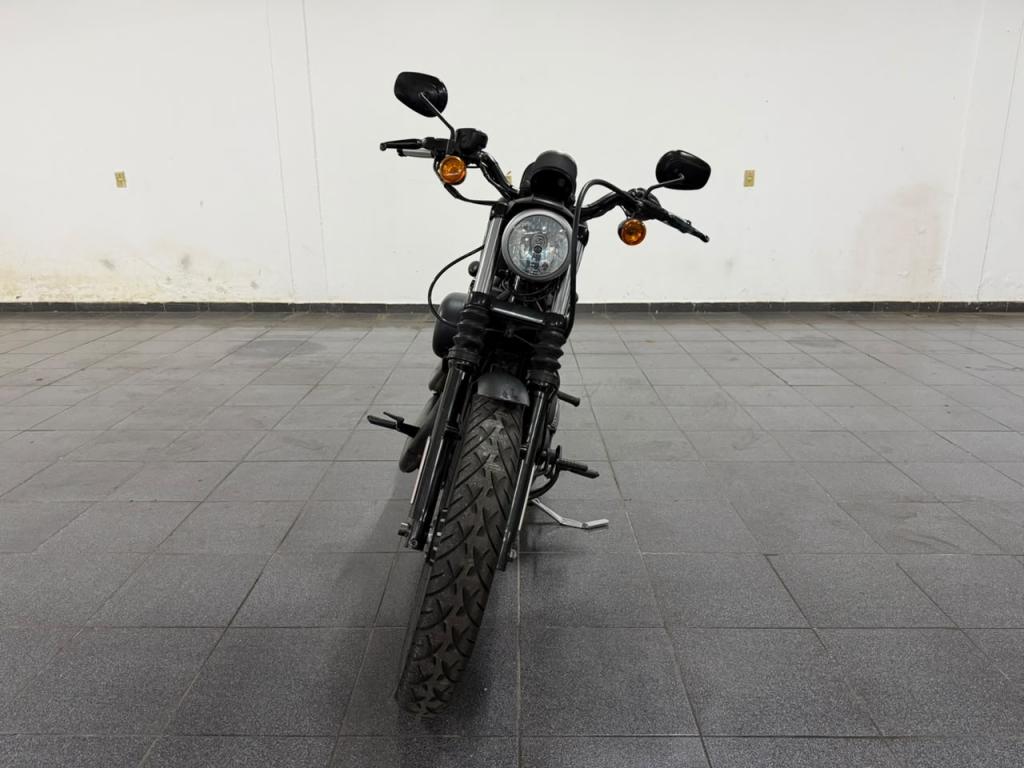 HARLEY DAVIDSON Sportster XL 883 - Foto