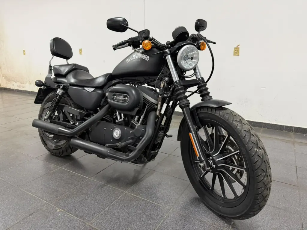 HARLEY DAVIDSON Sportster XL 883 - Foto