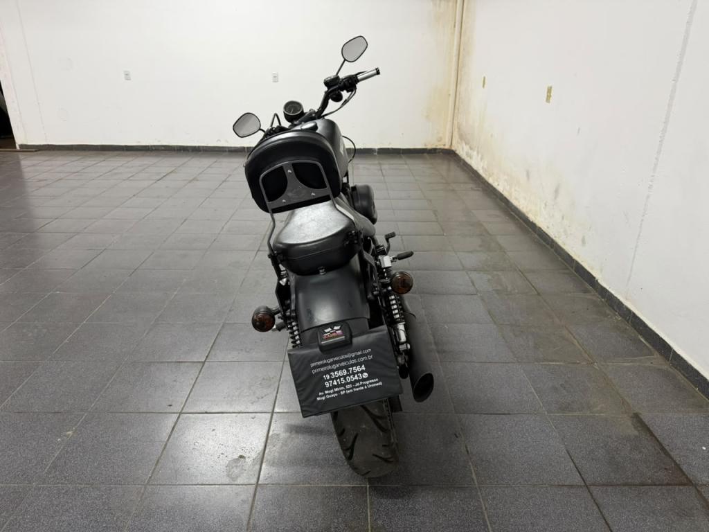 HARLEY DAVIDSON Sportster XL 883 - Foto