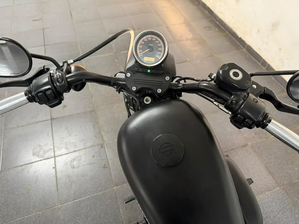 HARLEY DAVIDSON Sportster XL 883 - Foto