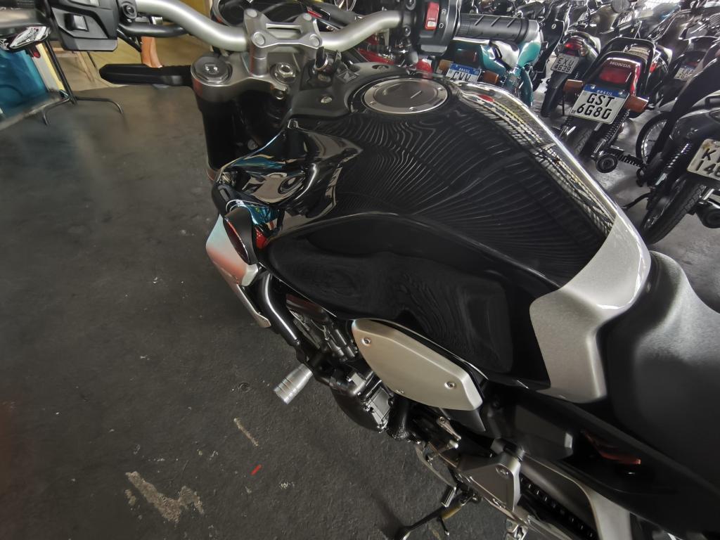 HONDA CB 1000 R - Foto