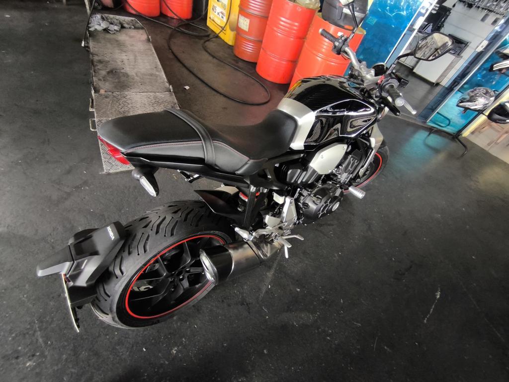 HONDA CB 1000 R - Foto