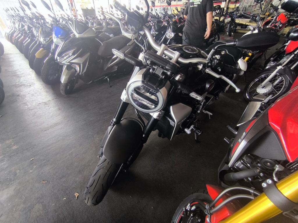 HONDA CB 1000 R - Foto