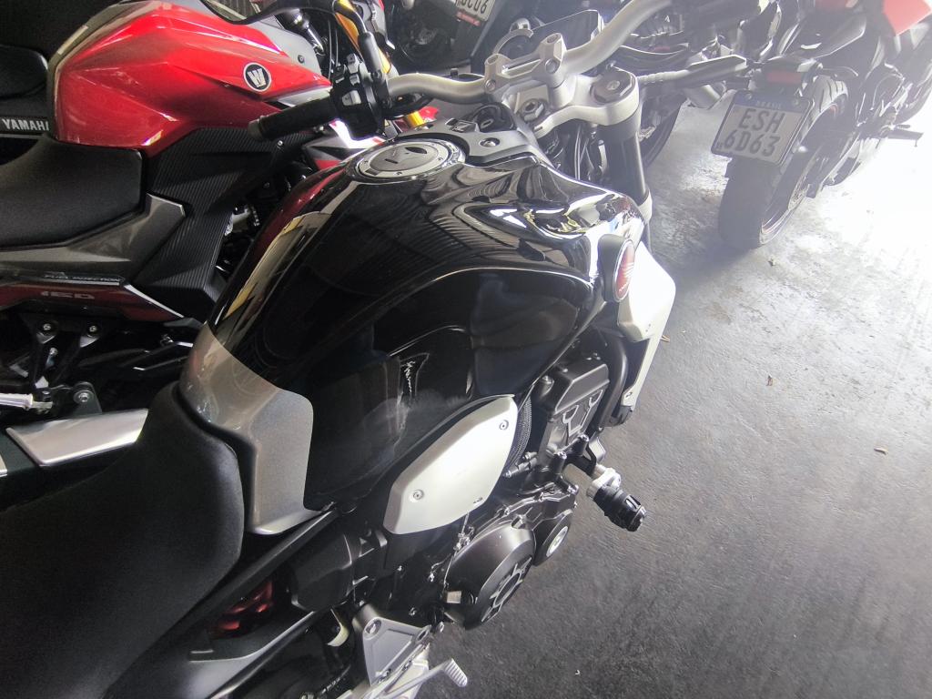 HONDA CB 1000 R - Foto