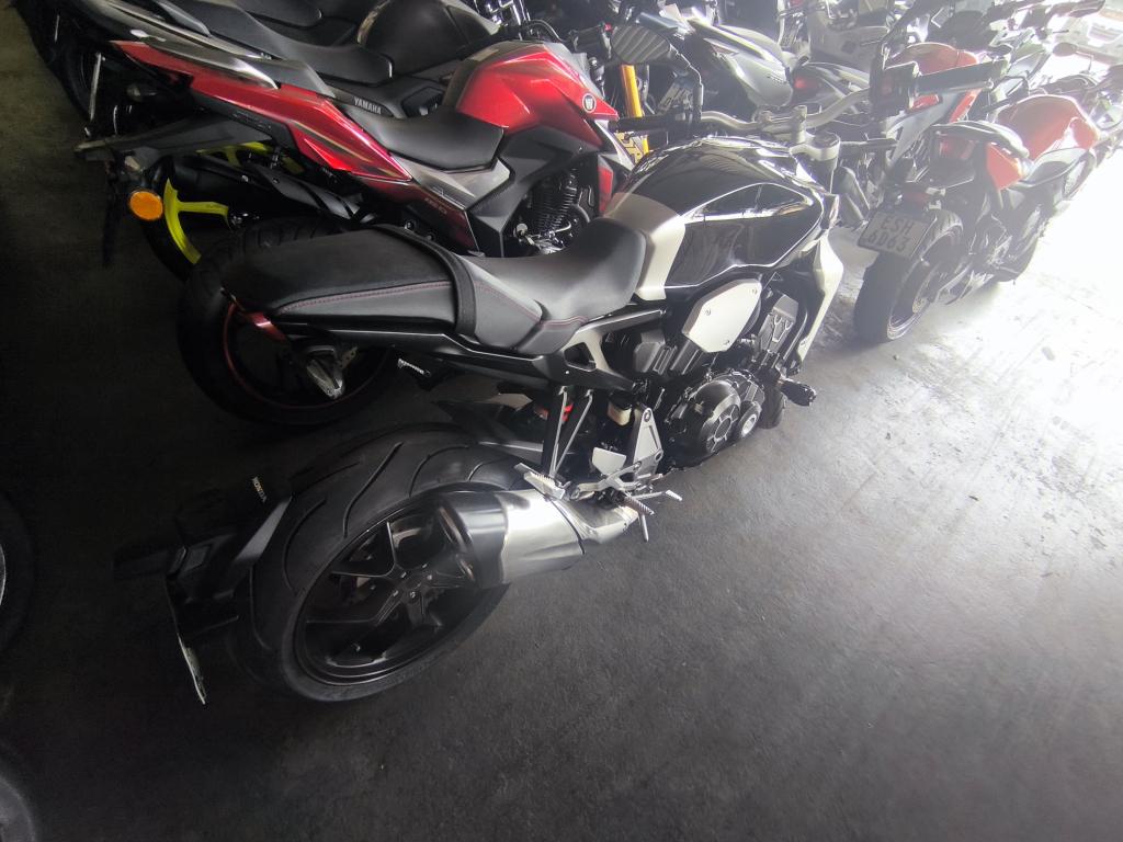 HONDA CB 1000 R - Foto