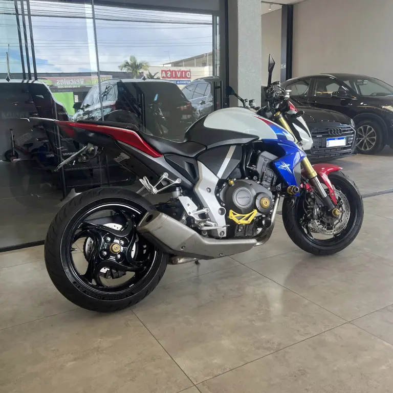 HONDA CB 1000 R - Foto