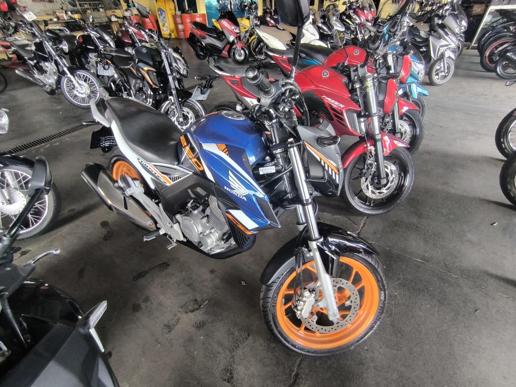 HONDA CB 250 F Twister - Foto