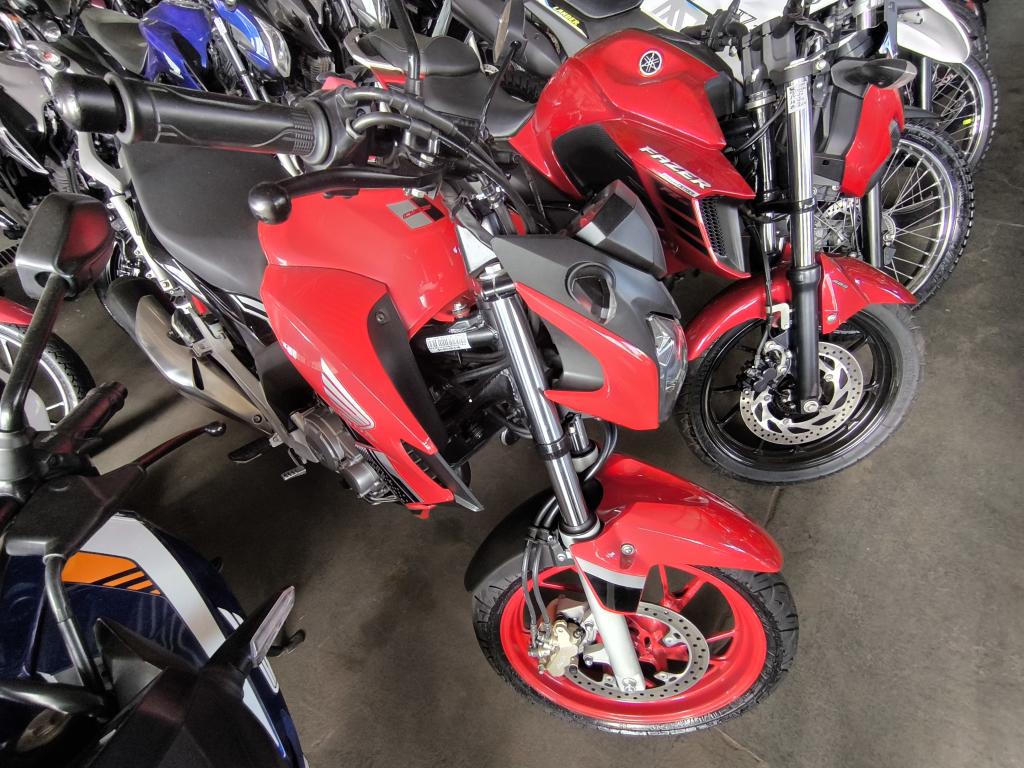 HONDA CB 250 F Twister - Foto