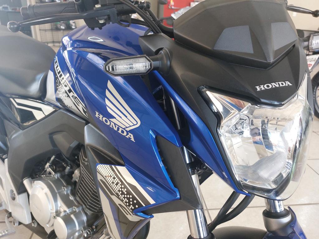 HONDA CB 250 F Twister - Foto