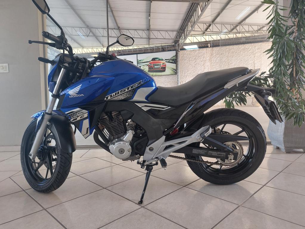 HONDA CB 250 F Twister - Foto