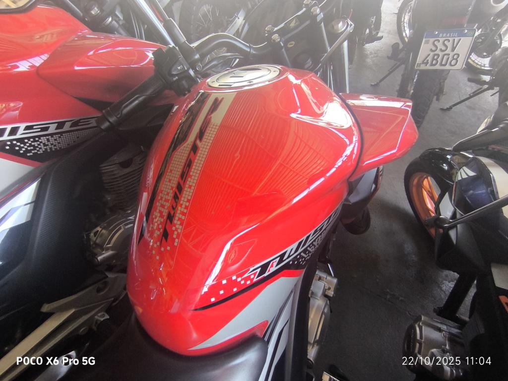 HONDA CB 250 F Twister - Foto