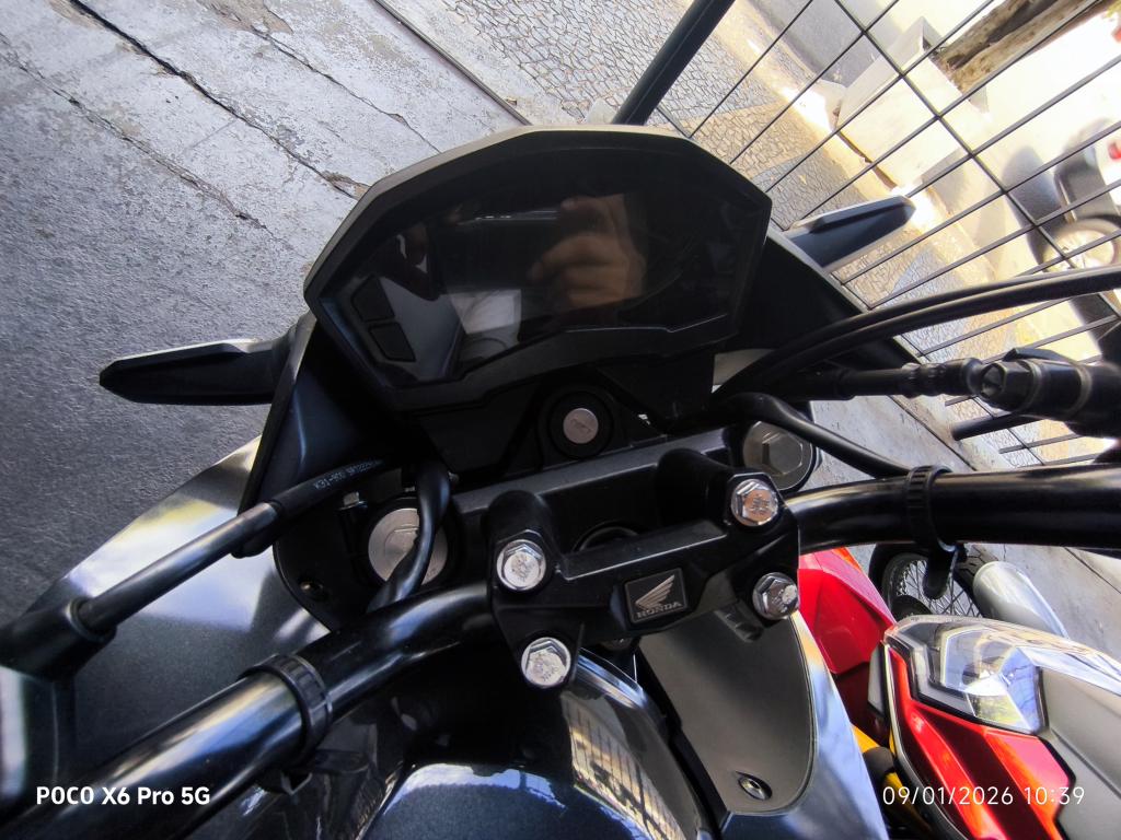 HONDA CB 250 F Twister - Foto