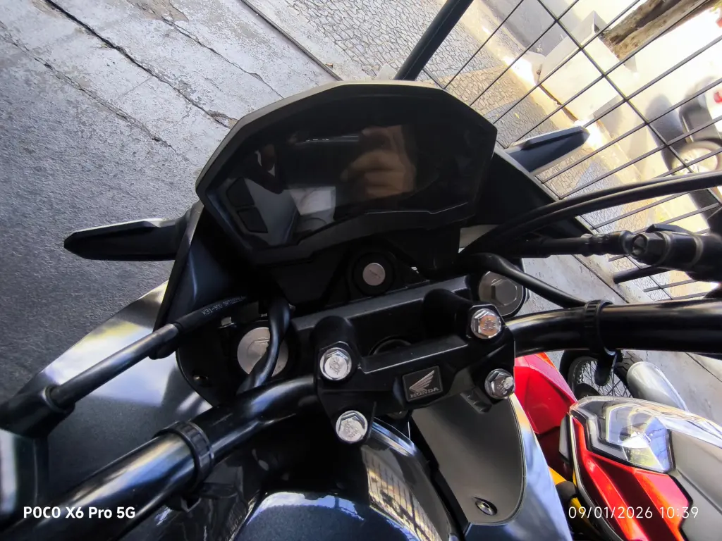 HONDA CB 250 F Twister - Foto