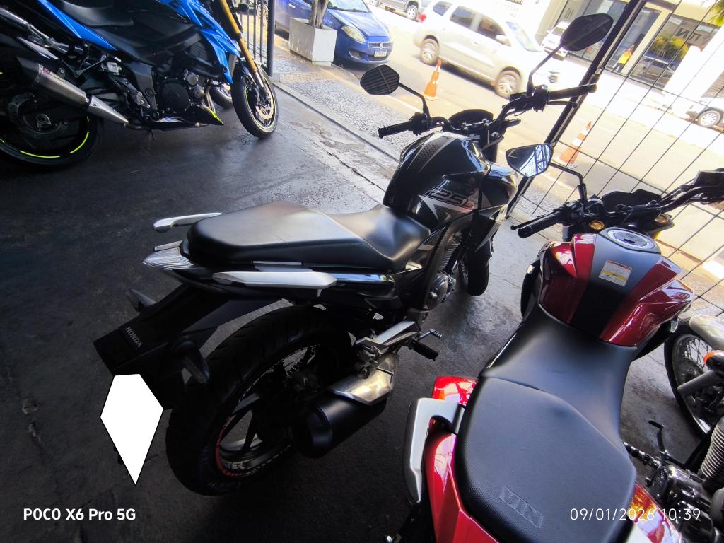 HONDA CB 250 F Twister - Foto