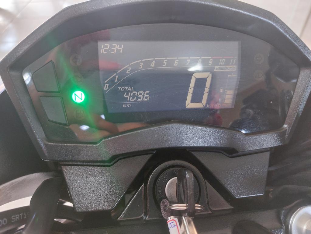 HONDA CB 250 F Twister - Foto