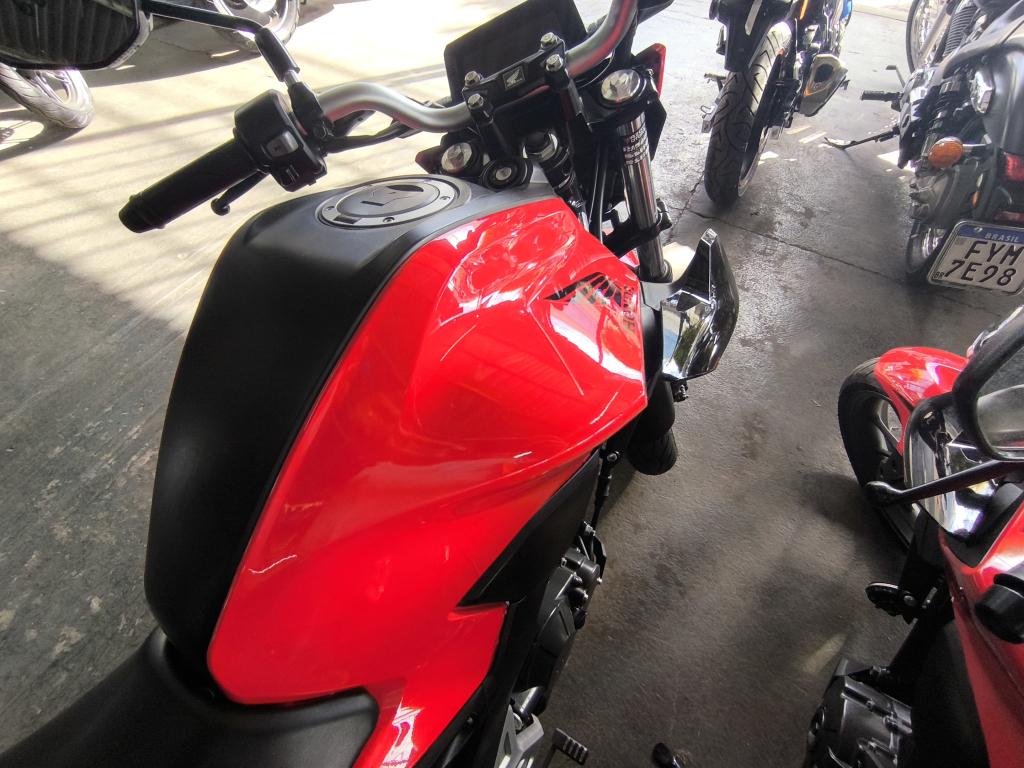 HONDA CB 300 F Twister - Foto