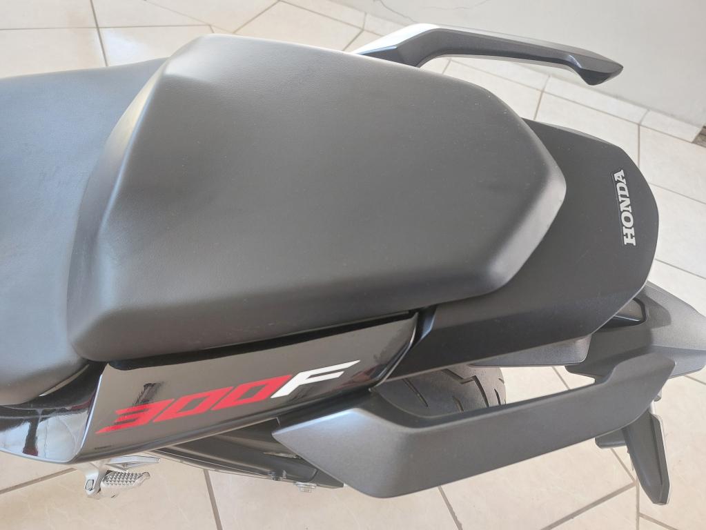 HONDA CB 300 F Twister - Foto
