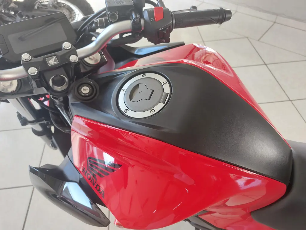 HONDA CB 300 F Twister - Foto