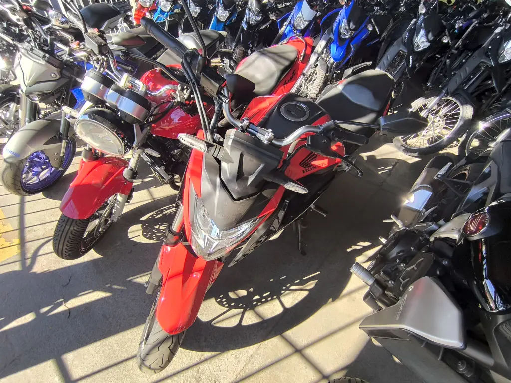 HONDA CB 300 F Twister - Foto