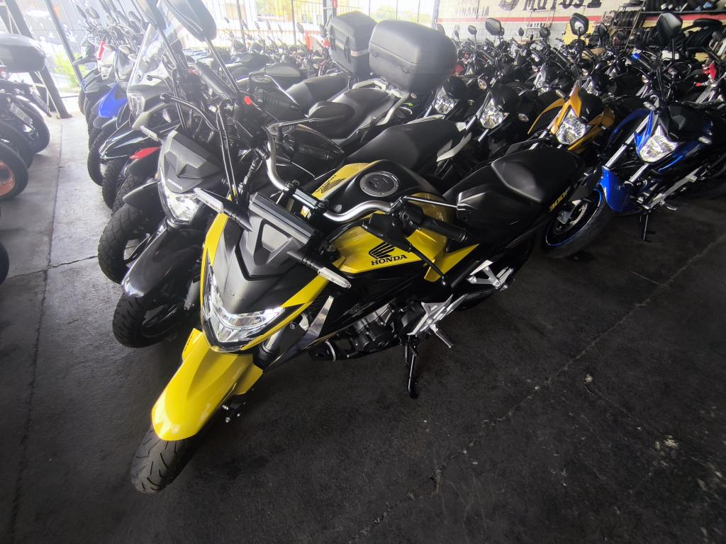 HONDA CB 300 F Twister - Foto