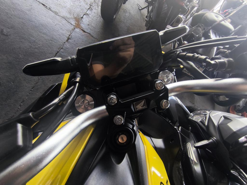 HONDA CB 300 F Twister - Foto