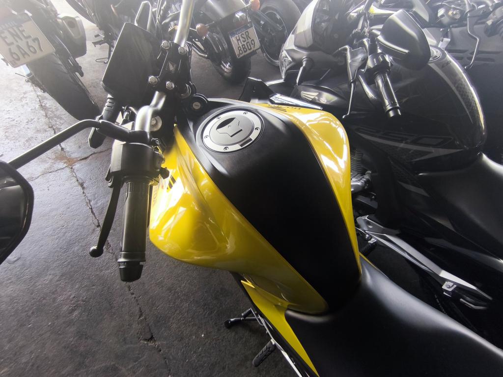 HONDA CB 300 F Twister - Foto