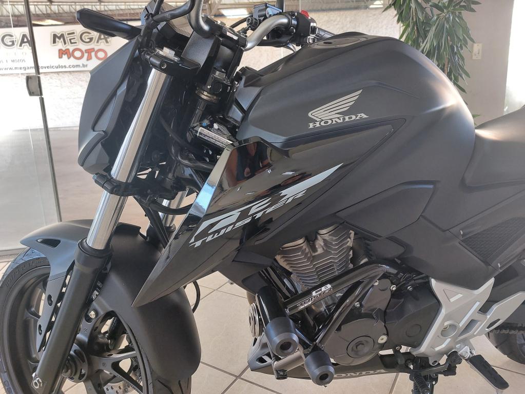 HONDA CB 300 F Twister - Foto