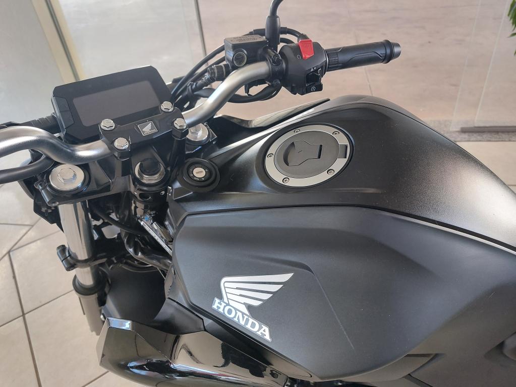 HONDA CB 300 F Twister - Foto