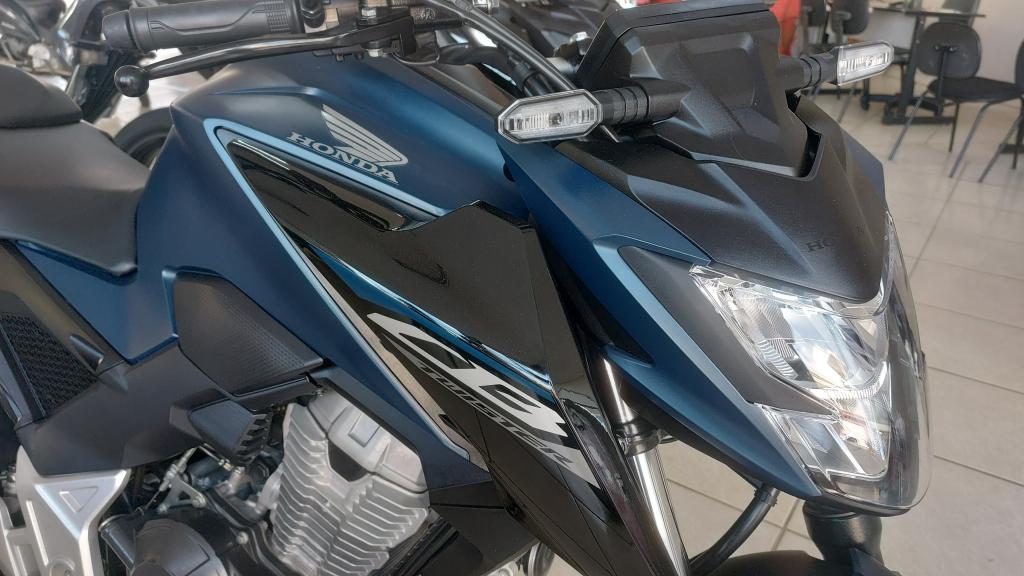 HONDA CB 300 F Twister - Foto