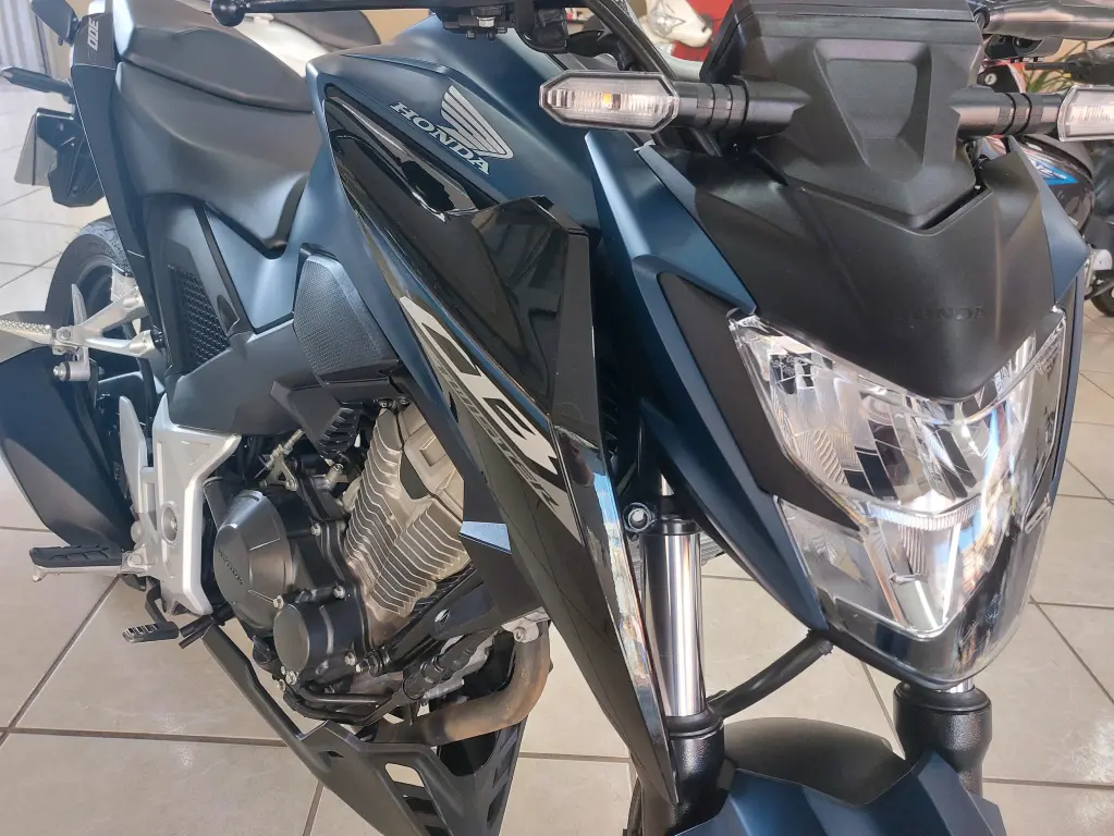 HONDA CB 300 F Twister - Foto