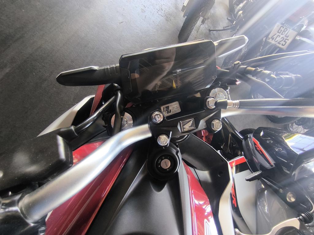 HONDA CB 300 F Twister - Foto