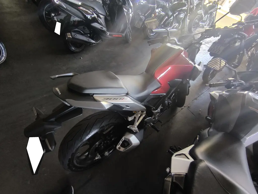 HONDA CB 300 F Twister - Foto