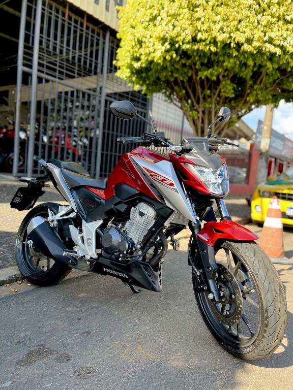 HONDA CB 300 F Twister - Foto