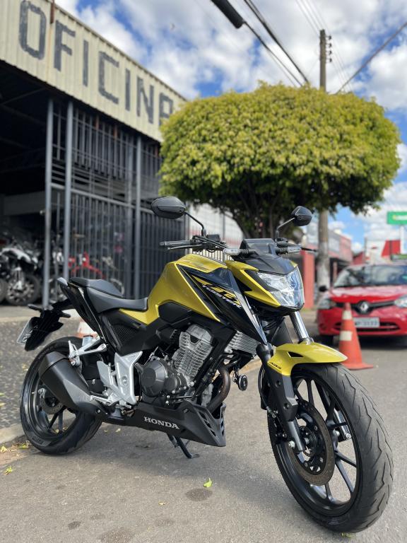 HONDA CB 300 F Twister