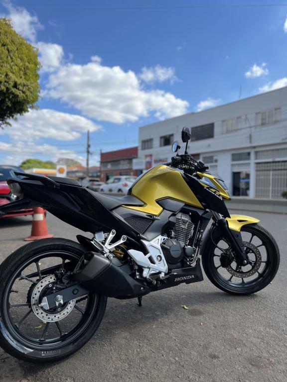 HONDA CB 300 F Twister - Foto