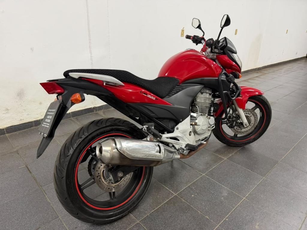 HONDA CB 300 R - Foto