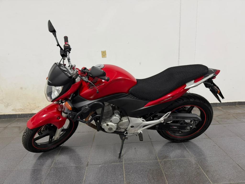 HONDA CB 300 R - Foto