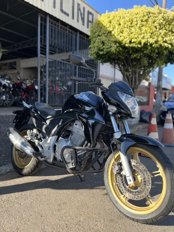 HONDA CB 300 R - Foto