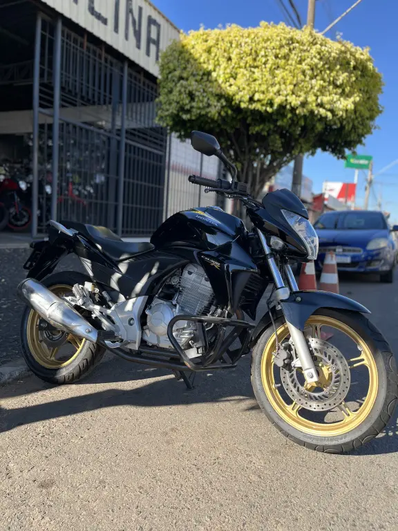 HONDA CB 300 R - Foto