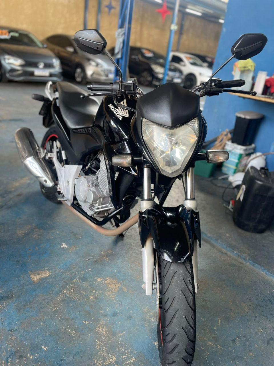HONDA CB 300 R
