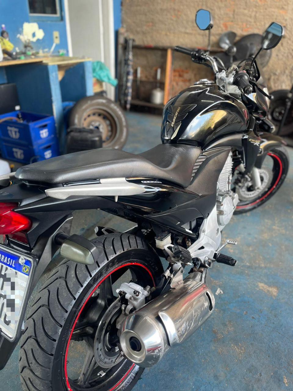HONDA CB 300 R - Foto
