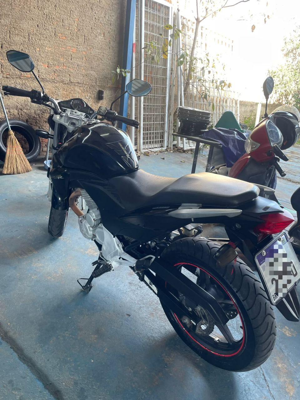 HONDA CB 300 R - Foto