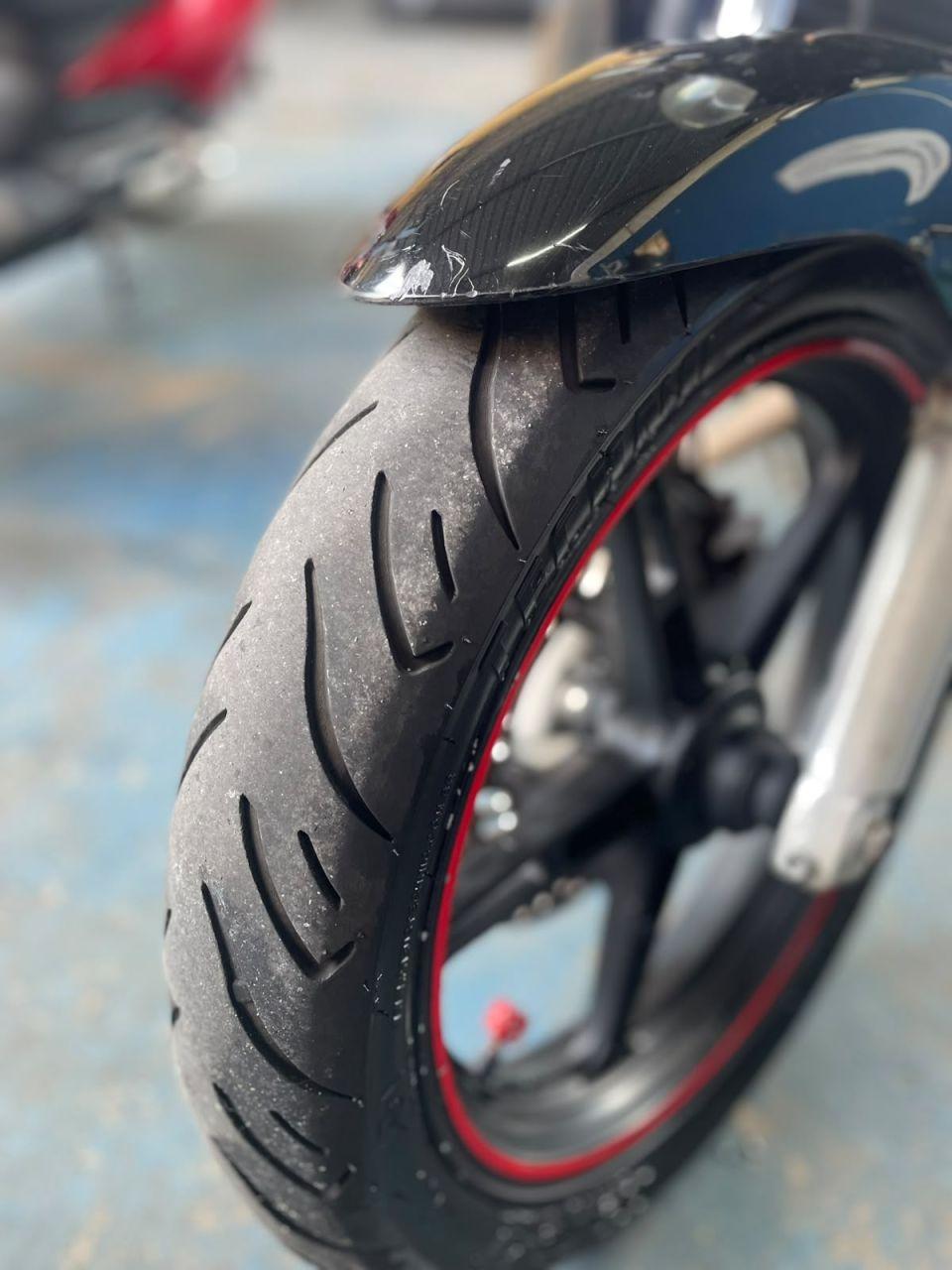 HONDA CB 300 R - Foto