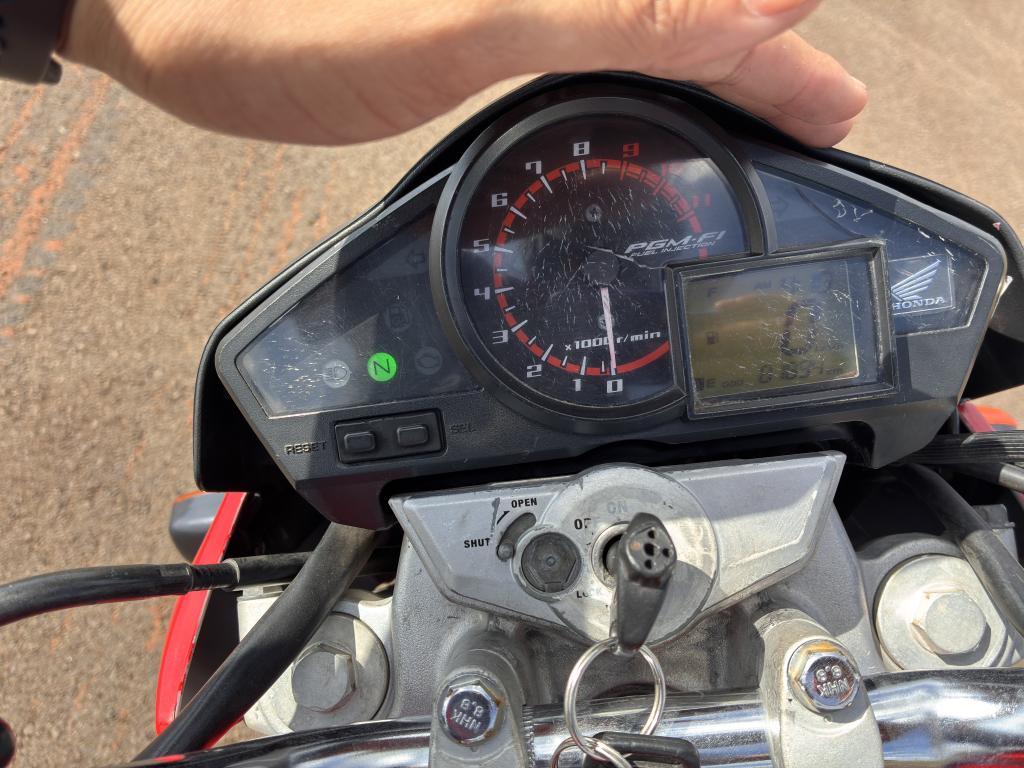 HONDA CB 300 R - Foto