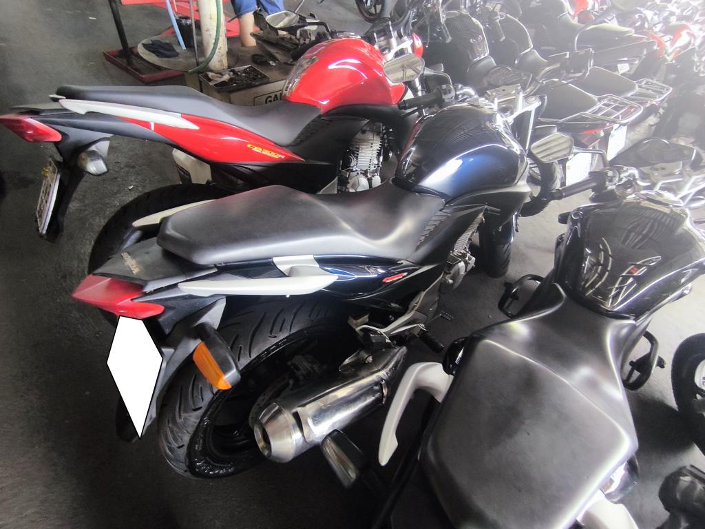 HONDA CB 300 R - Foto