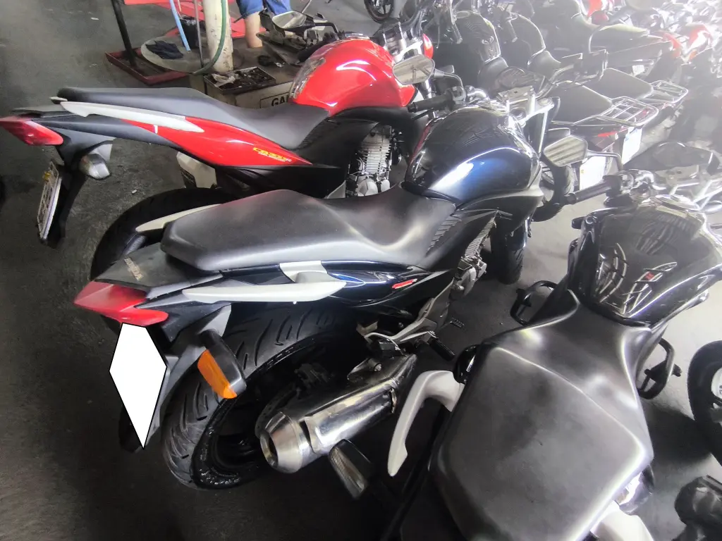 HONDA CB 300 R - Foto