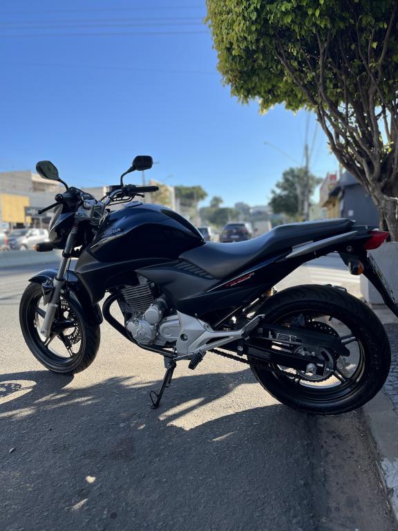 HONDA CB 300 R - Foto